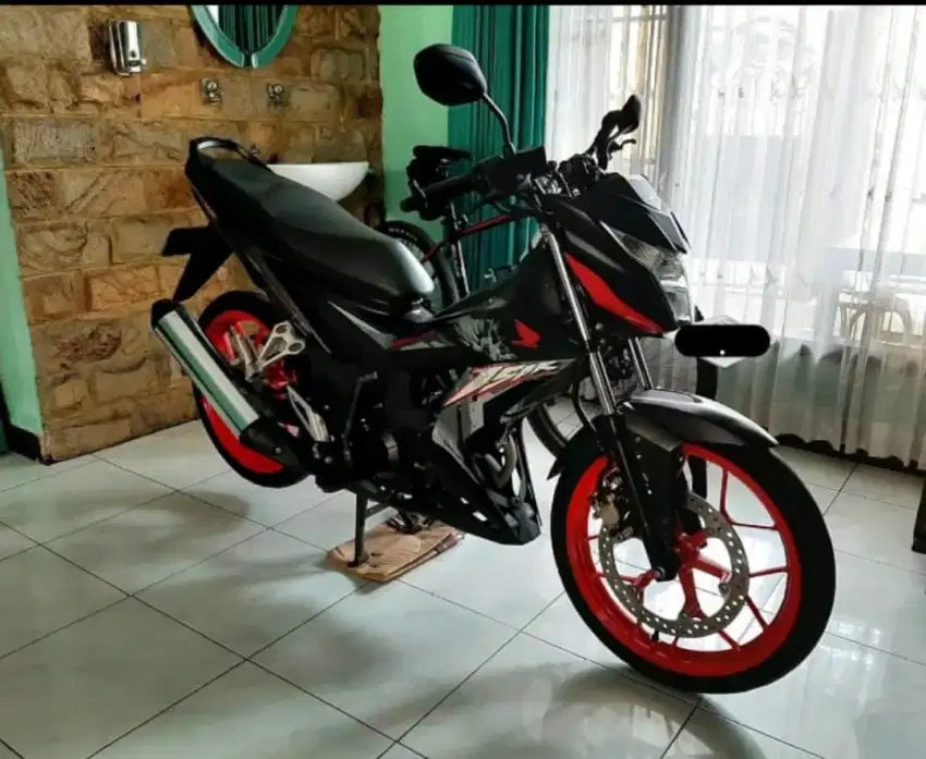 Honda Sonic Istimewa standar PABRIK