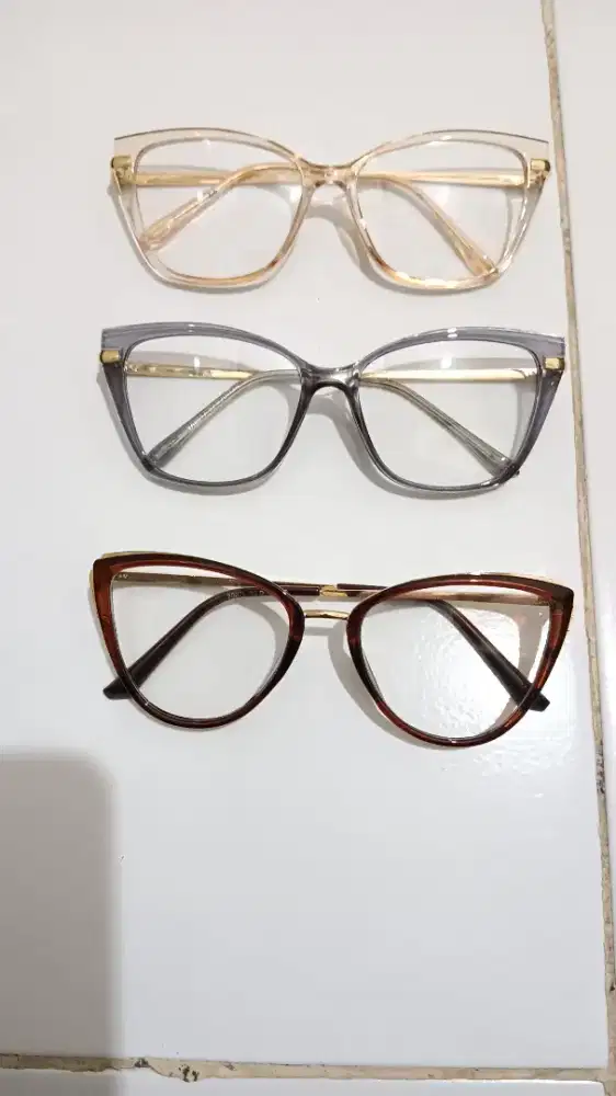 Mahadika optisien,promo frame model cat eye + lensa sv radiasi