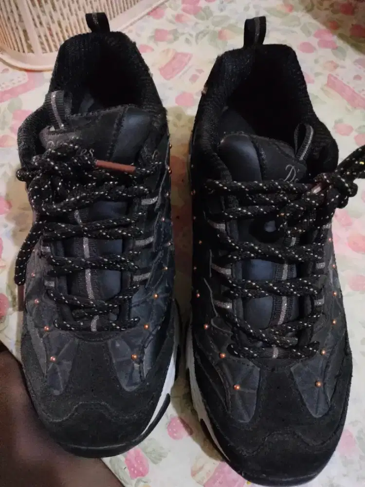 Dijual sepatu skechers d'lite ori