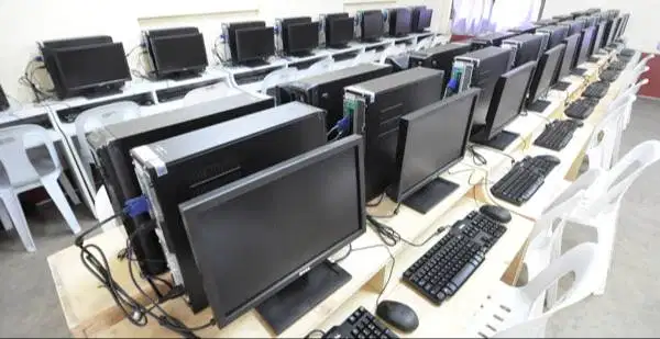 menerima jual/beli komputer, laptop, all in one ex kantor atau PT