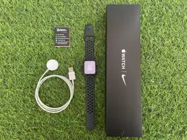 Apple Watch Series SE 40mm (Gen 1) - GPS (Nike) - Space Grey