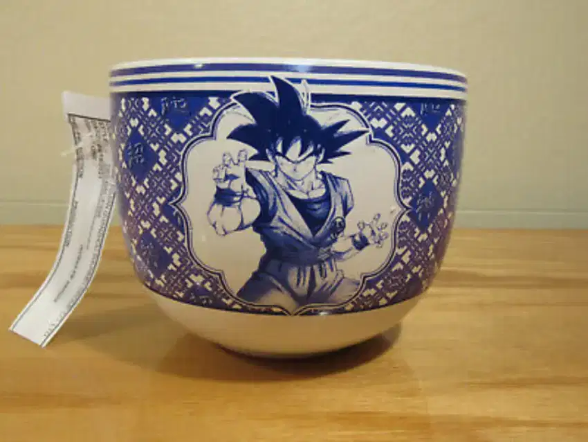 Uniqlo mangkok ramen dragon ball