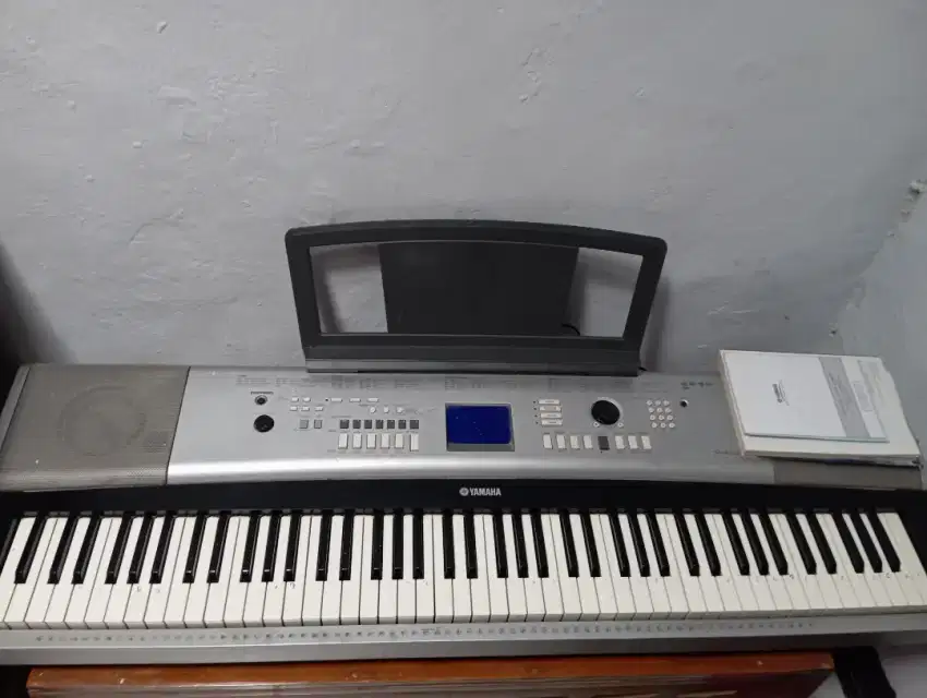 Keyboard Yamaha DGX 620