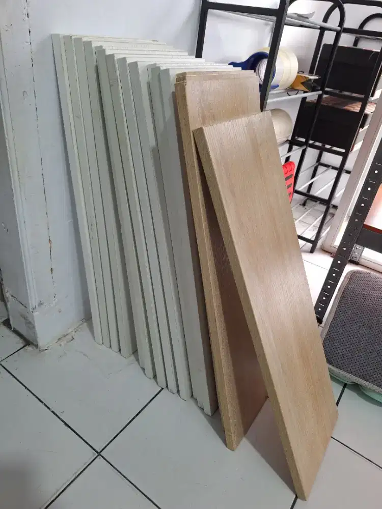 PARTISI DISPLAY RAK KAYU PAJANGAN  DINDING INFORMA MURAH BAGUS