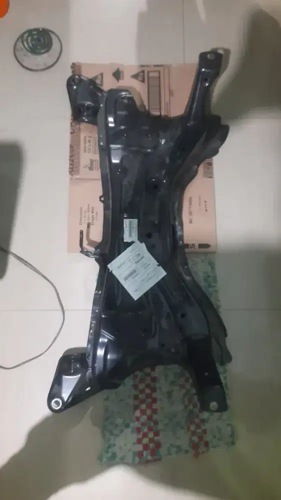 Crosmember bawah mesin