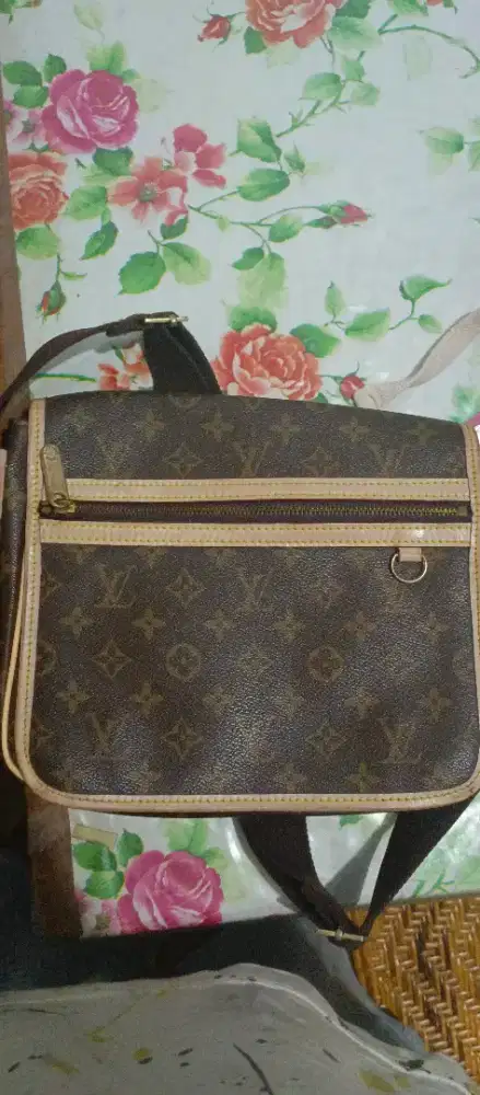 Tas /sling bag Lv noser  france