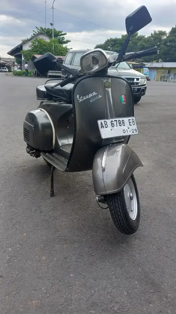 Dijual vespa Sprint Latin 1973
