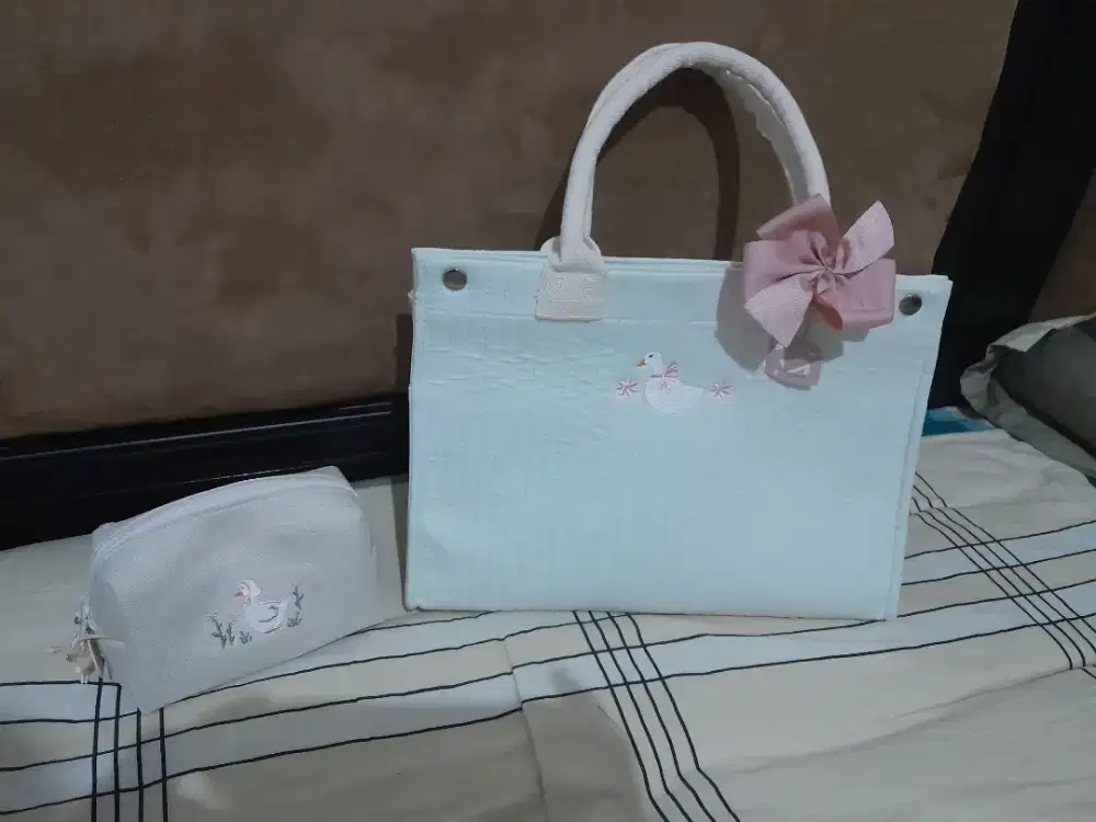 Dijual Tas Tangan Wanita dan Dompet