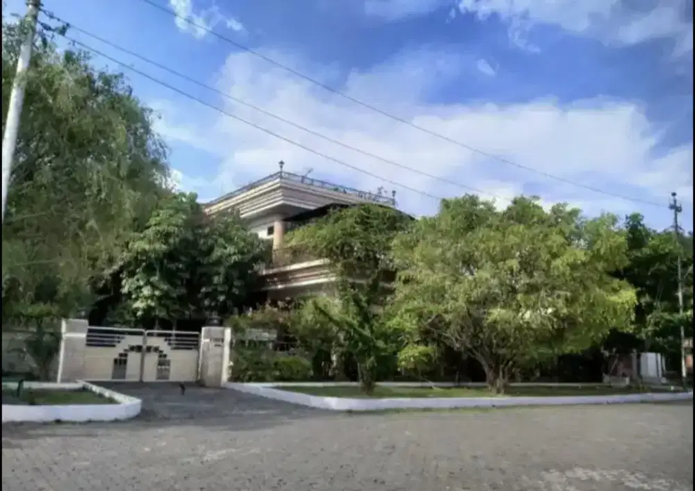 RUMAH MEWAH 3 LANTAI PURI ANJASMORO