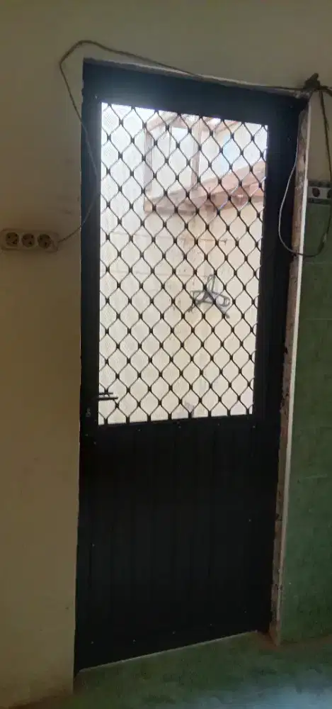 Pintu kasa nyamuk aluminium