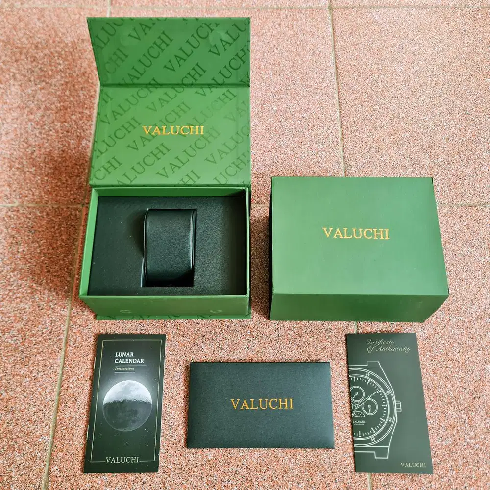 Preloved Kotak Jam Valuchi Green Original Luxury Watch Box Fullset