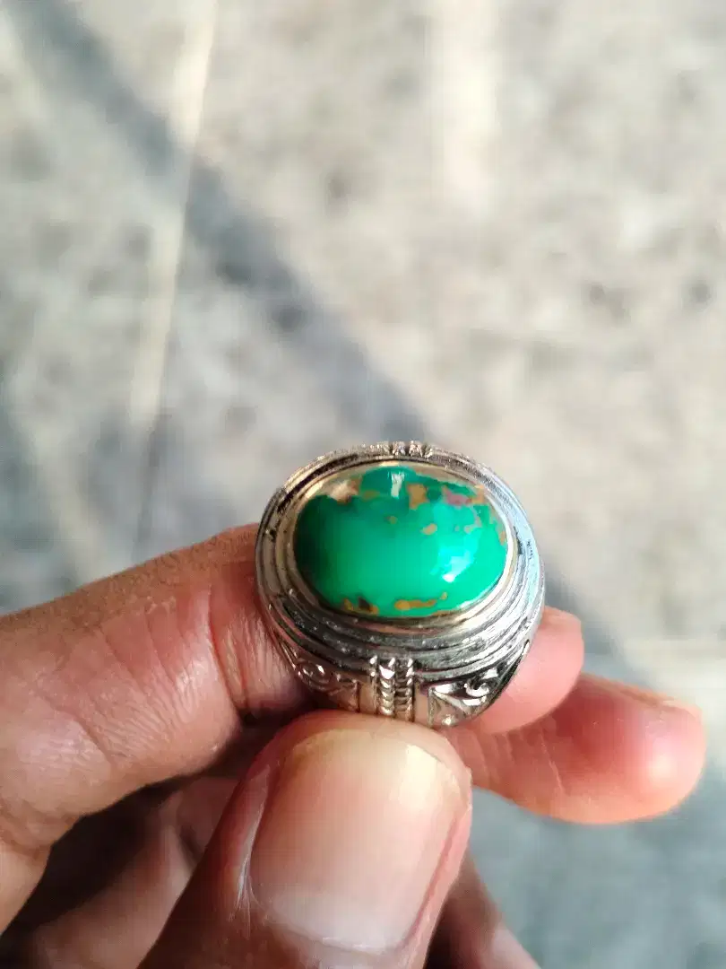 Cincin Pirus persia