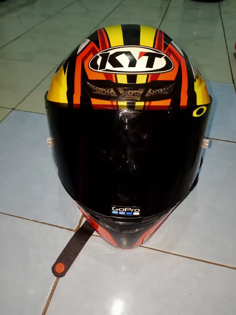 Helm full face KYT