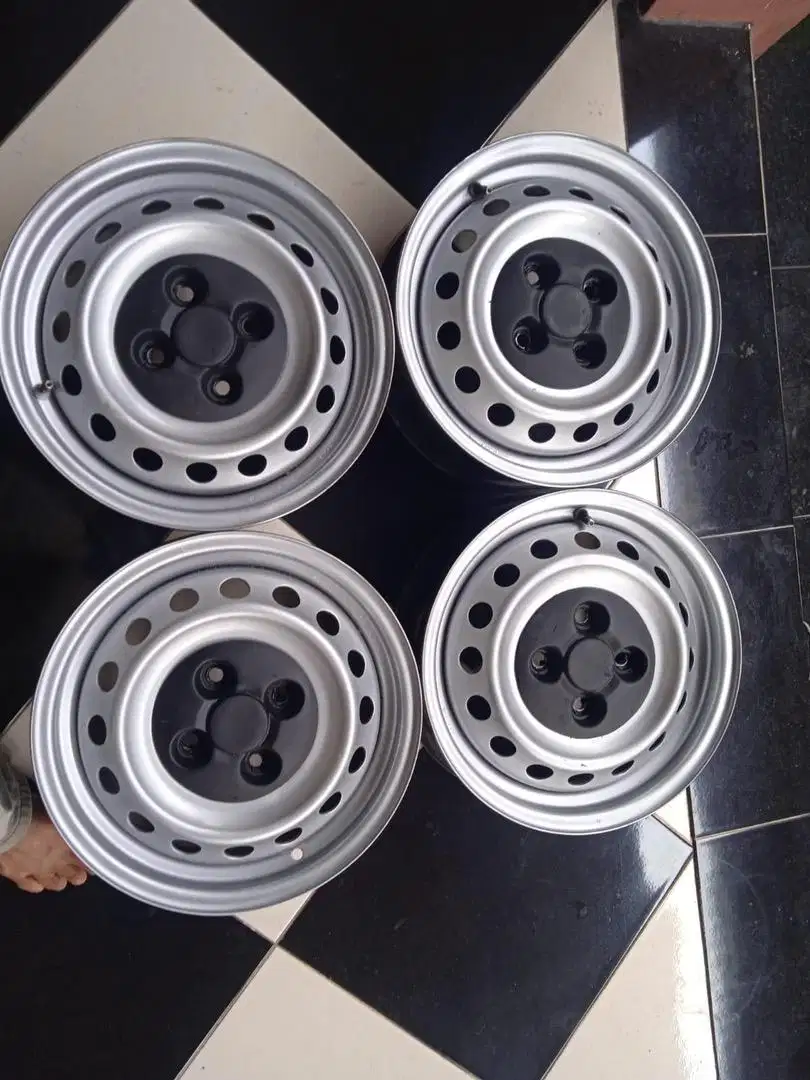 Velg 14 oem kaleng pcd 4x100 sigra brip jazz yaris karimun