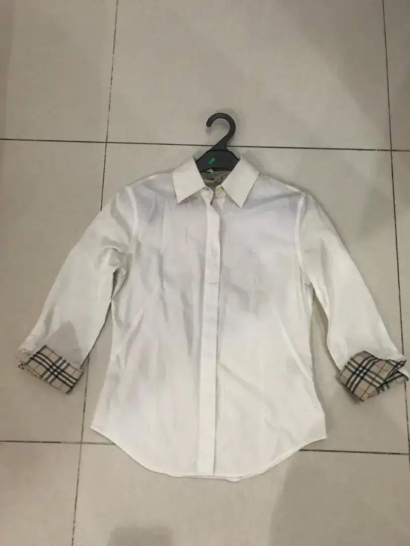 KEMEJA BURBERRY AUTHENTIC