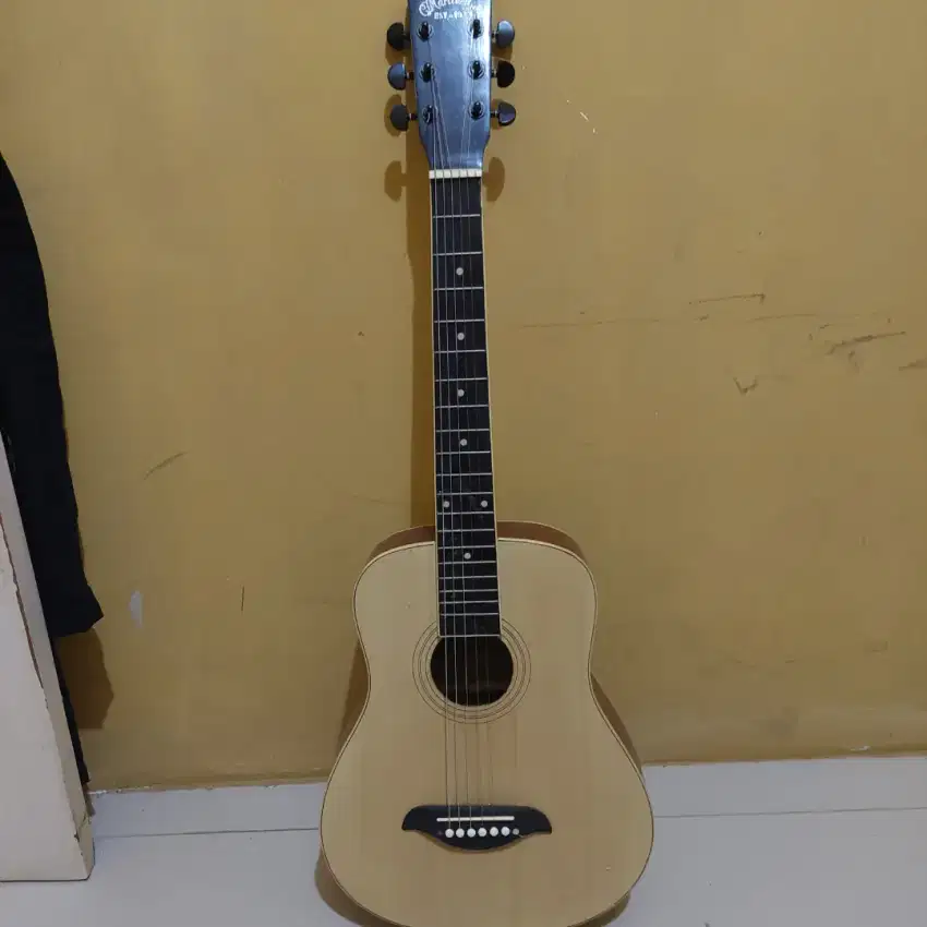 Gitar 3/4 dan sarung