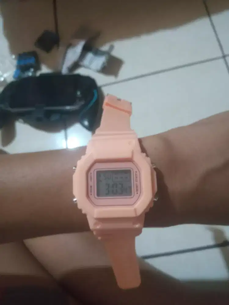 Dijual jam tangan digital kondisi baru