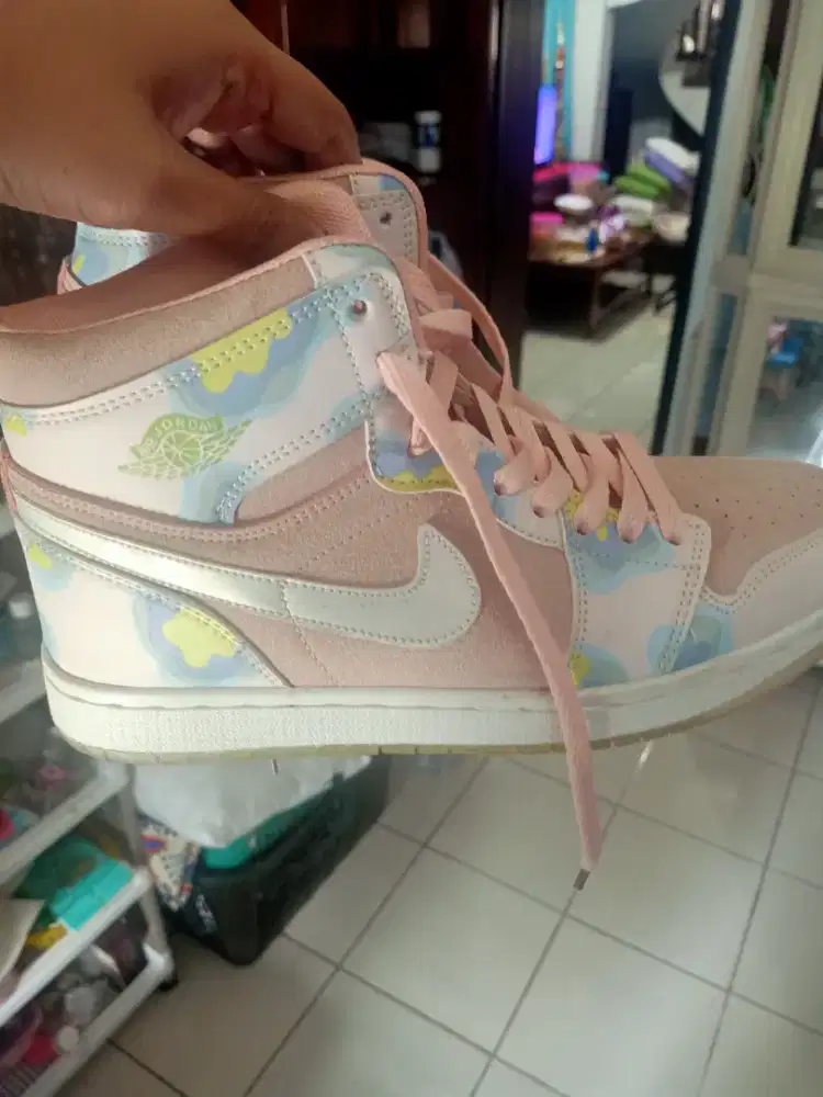 Sepatu pink nike