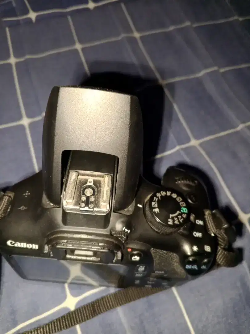 Dijual cepat Canon eos DSLR 1300d