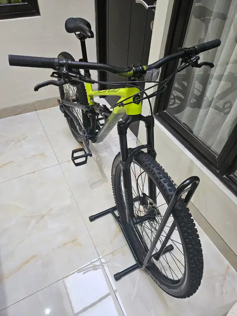 Sepeda MTB Polygon Siskiu D7 Size S 27.5 Mint Condition Like New