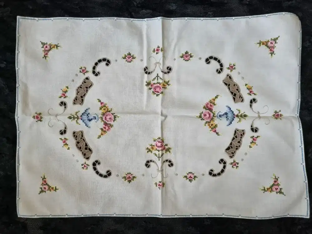 Taplak Kecil Kotak Persegi Kristik Lawas Jadul