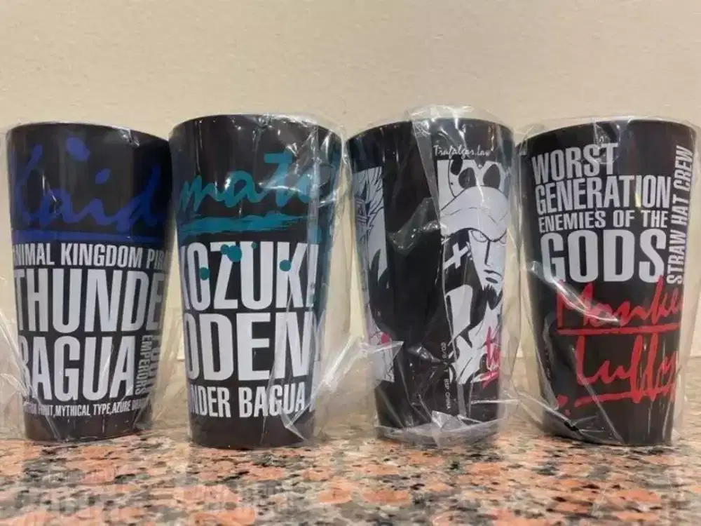 tumbler one piece, with straw blackpink