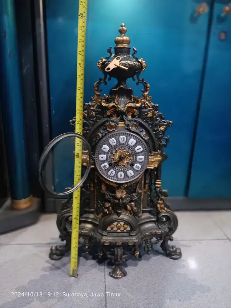 Jam meja otomatis tanpa baterai Franz Hermle 1950s