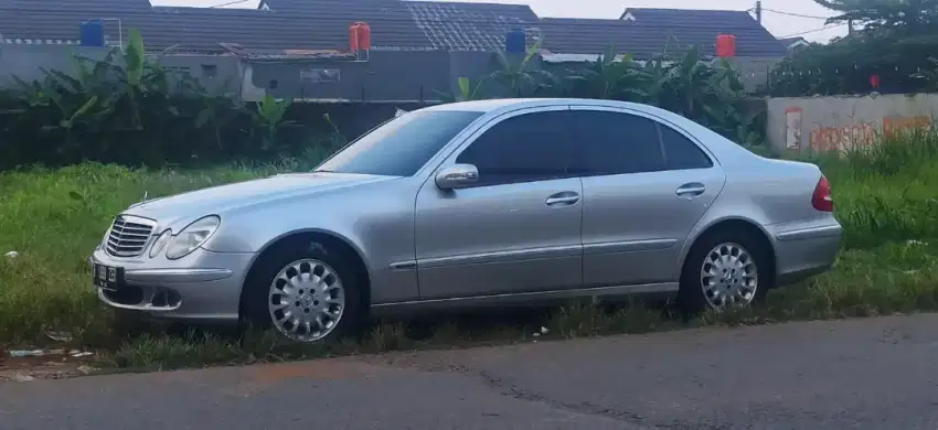 Mercedes Benz E-class240 2005