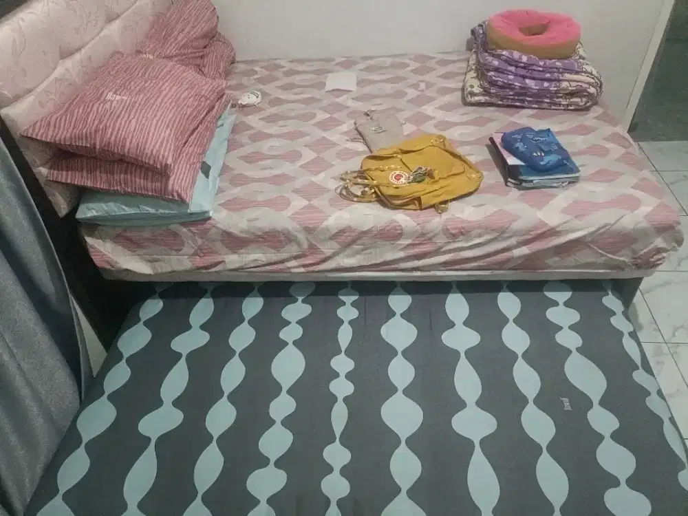 Kasur atas bawah dgn meja belajar dan lemari 1 paket