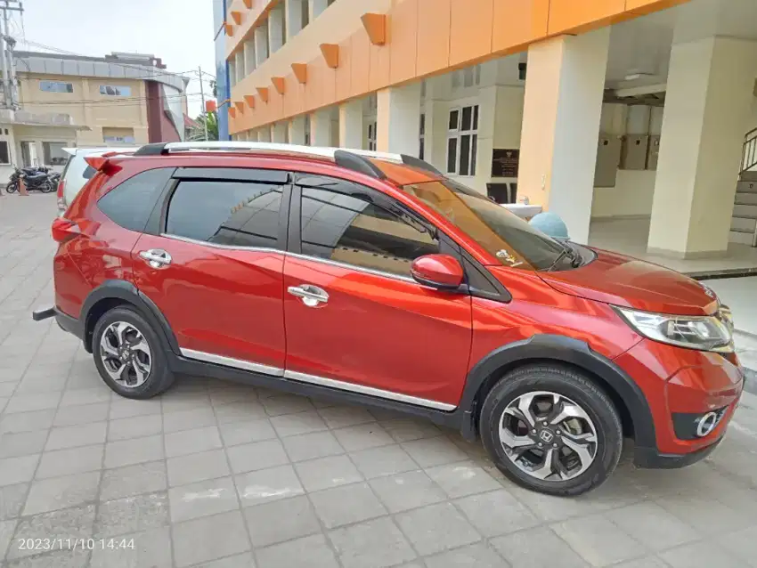 Honda BRV 2017 merah