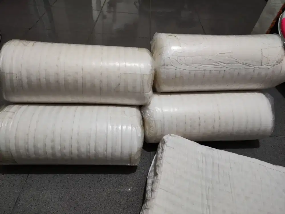 CUCI GUDANG Bantal Baru 100 % latex