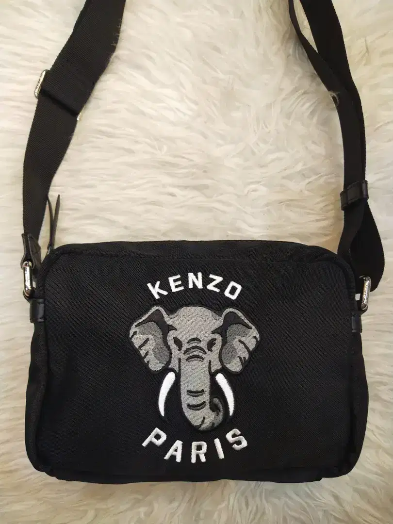 Luxury KENZO slingbag keren banget dan sangat bagusss