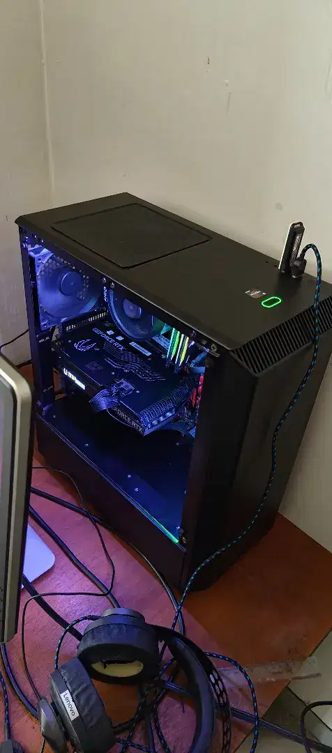 PC Gaming Kelas Premium Ryzen 12 CPUs + RTX 3070 + Full HD LED Monitor