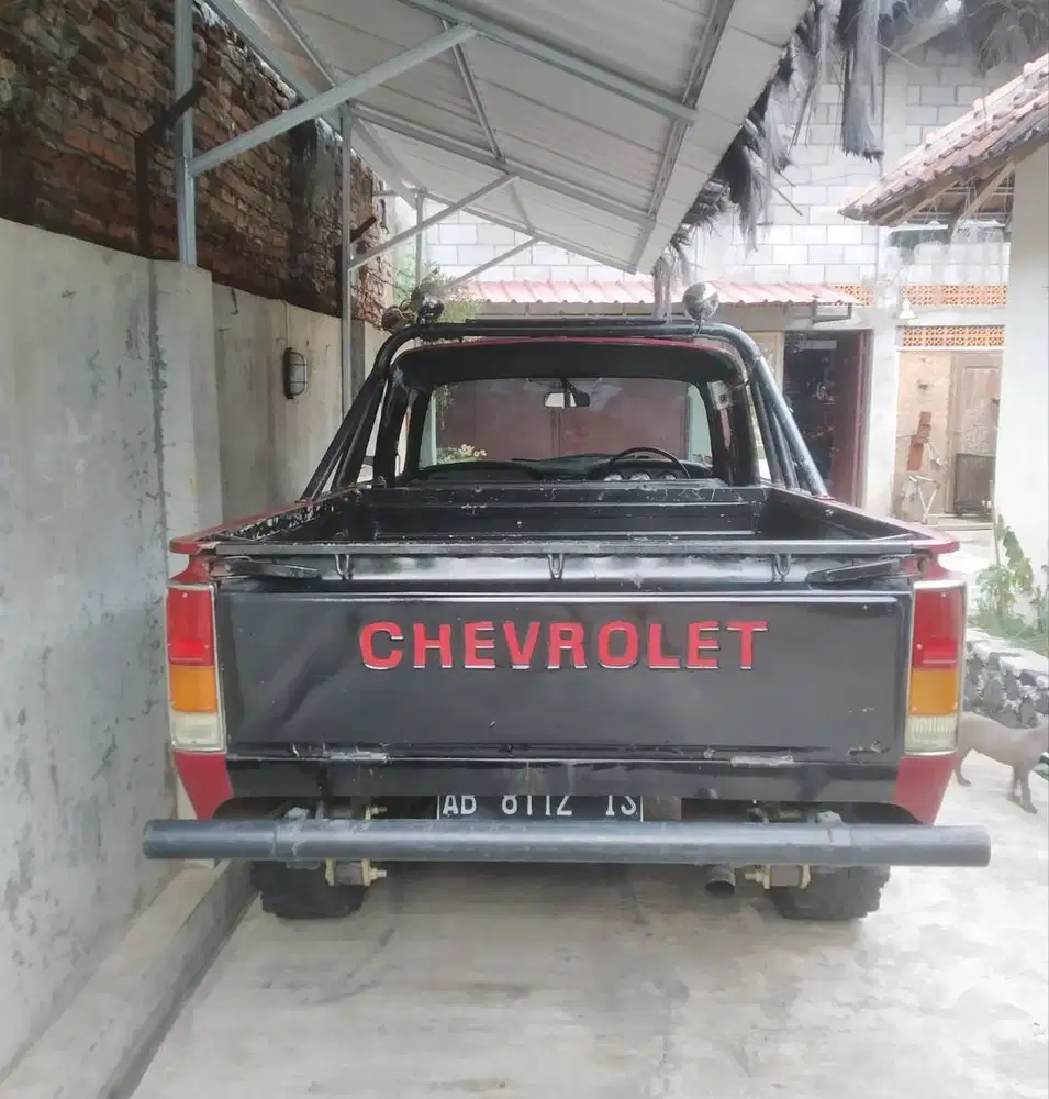 Mobil Chevrolet Luv KB20 Bensin 1980 4x4 (4WD) short sasis