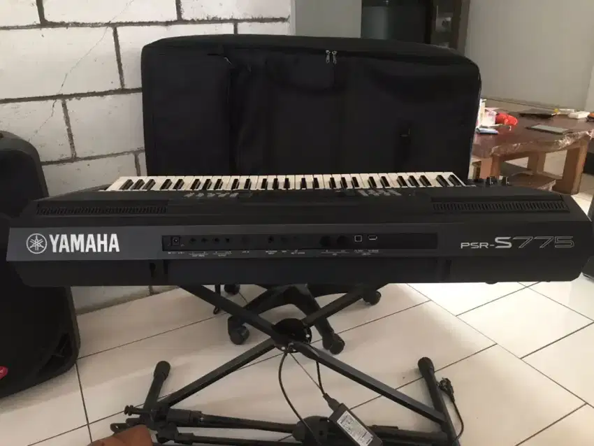 Yamaha PSR-S775