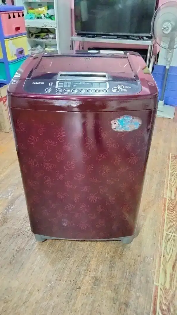 Mesin cuci automatic LG turbo drum