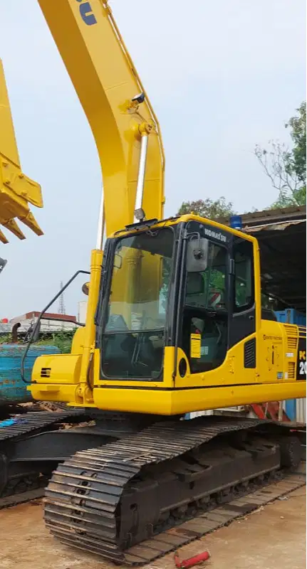 Dijual Excavator Komatsu PC200-8M0 Tahun 2016