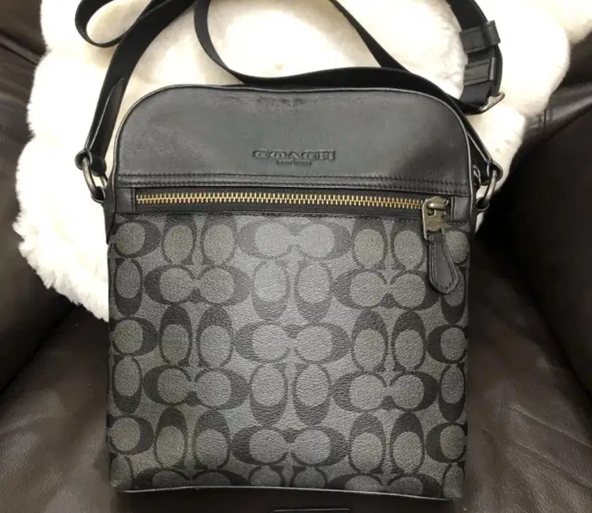 tas selempang Coach signature houston flight bag
