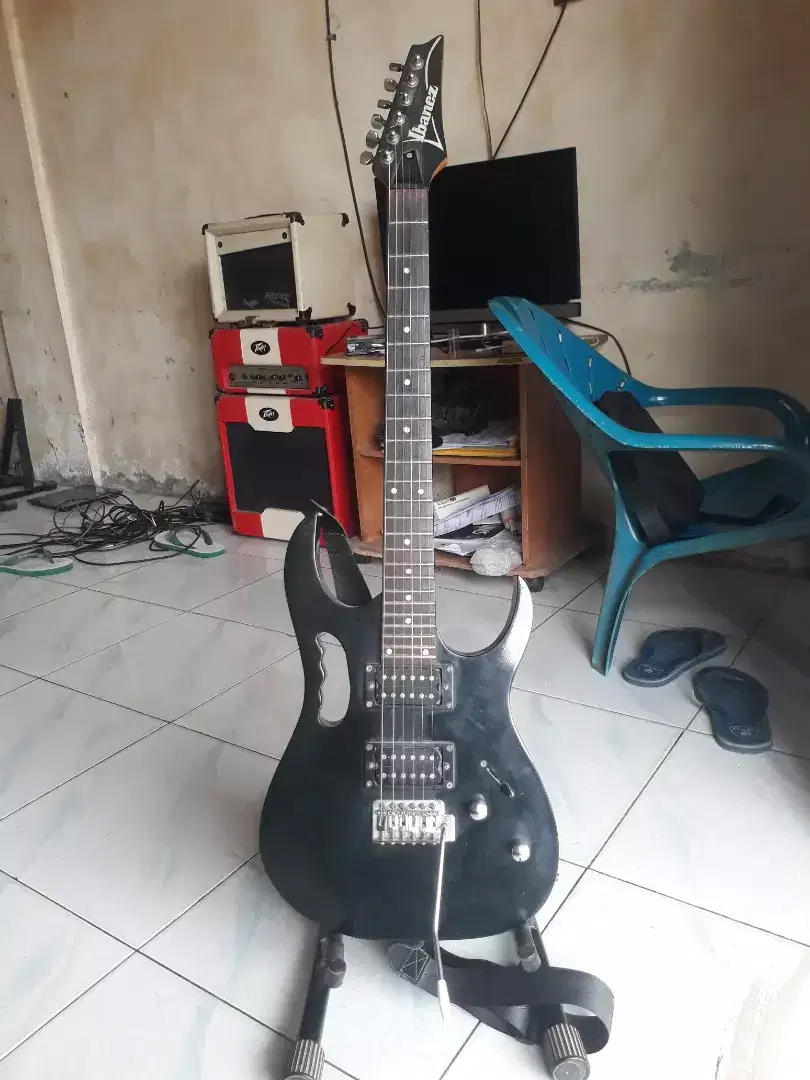 Dijual Cepat Gitar Ibanez Hitam Kualitas Recording