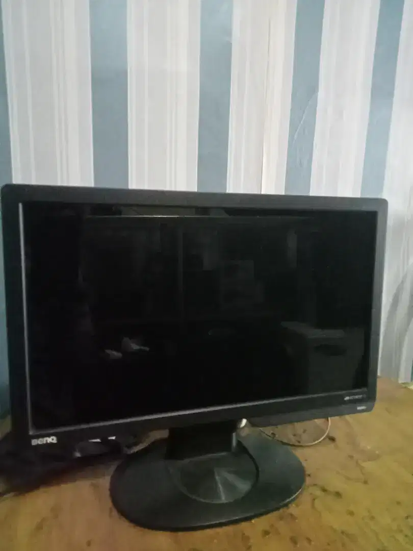 LED Monitor Benq. 16inc