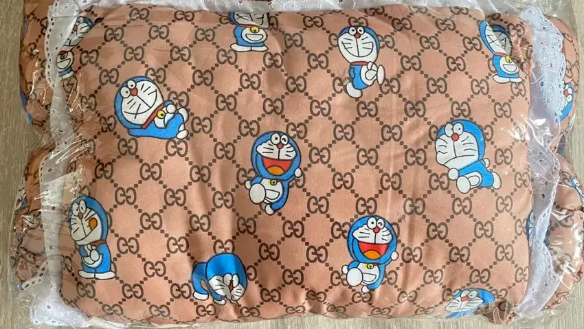 Bantal Guling Set Bayi Motif Doraemon