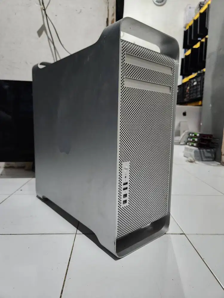 APPLE MAC PRO XEON W3530 - RAM 32GB - SSD 512GB (HDD 1TB 3X) - VGA CAR