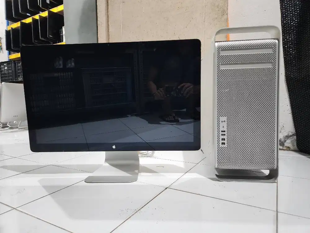 SPAKET APPLE MAC PRO + APPLE CINEMA DISPLAY 27” // XEON W3530 - RAM 32