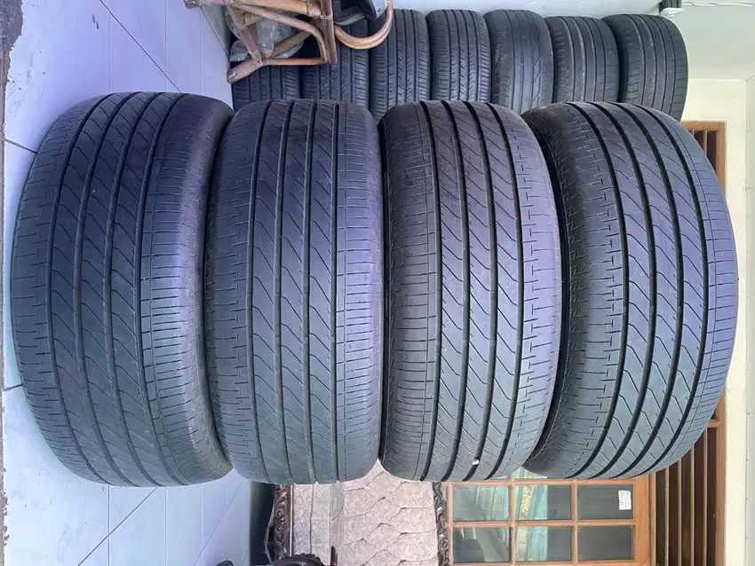 Ban  Bridgestone Turanza T005  235 50 r18  4pcs