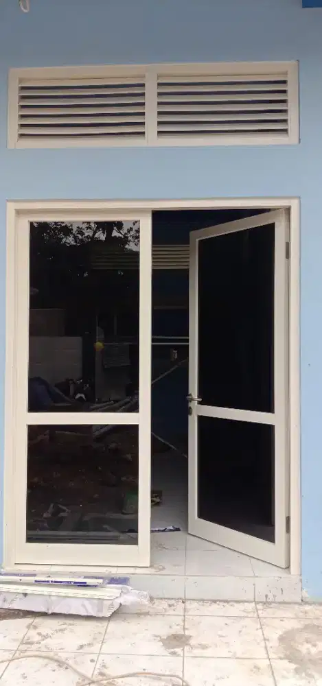 Pintu kasa nyamuk aluminium