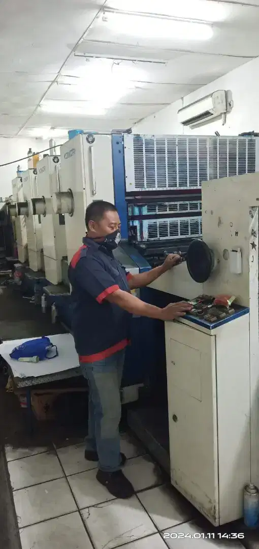 Mesin Komori Litron 440.Cpc, Alcolor th 1990