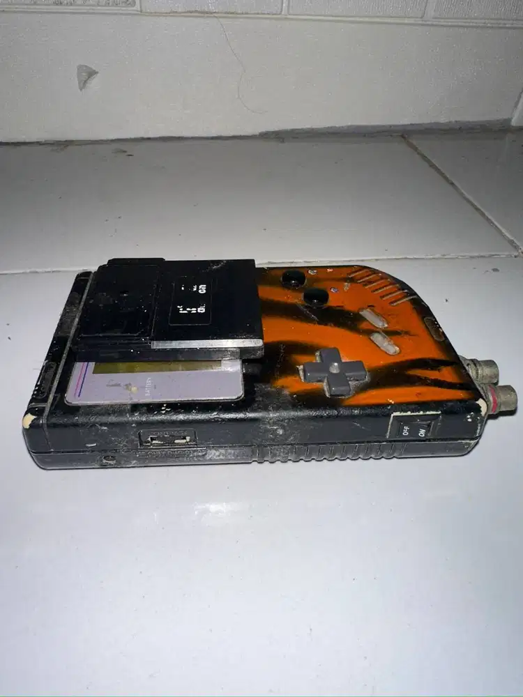 Julas LSDJ dan Gameboy Musik 8 Bit