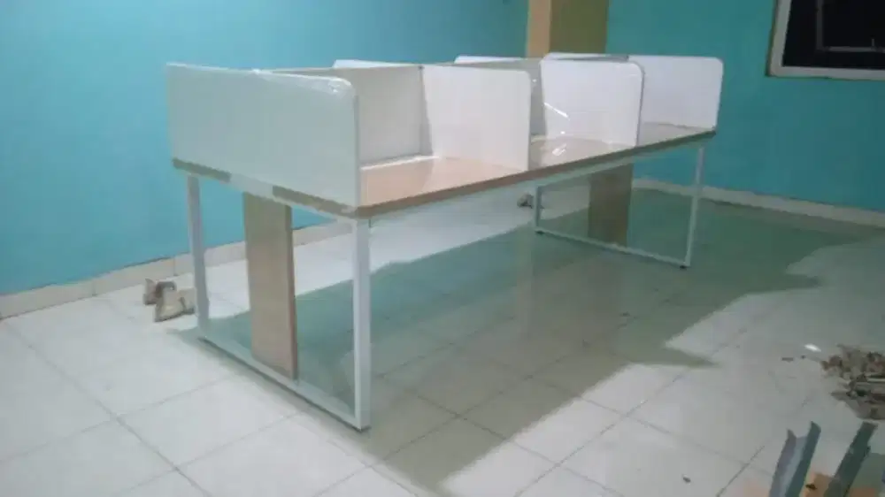 meja sekat kantor