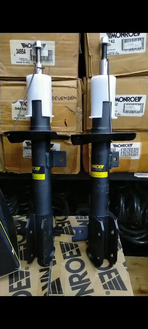 Shock absorber mondroe buat mobil Suzuki Ertiga new Swift bagian depan