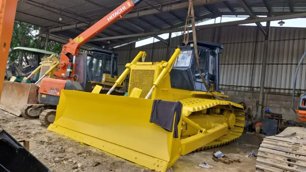 Buldozer D65P-12  swamp  2012